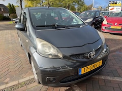 Toyota Aygo - 1.0-12V Sport 5 Drs Airco Elektr pakket Lichtmetalen velgen Apk 3-6-2026 Rijdt en schakelt