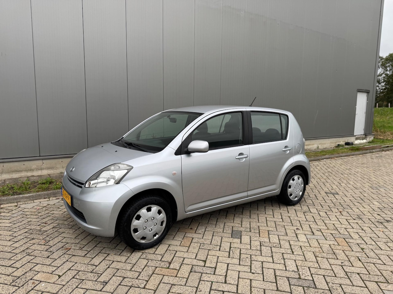 Daihatsu Sirion 2 - 1.0-12V Premium Stuurbekr Isofix 4xElekr Nap - AutoWereld.nl