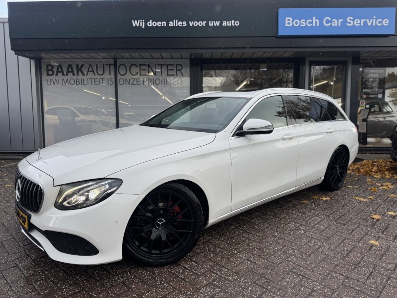 Mercedes-Benz E-klasse Estate - 200 Business Solution | Schuifdak | Sfeerverlichting - AutoWereld.nl