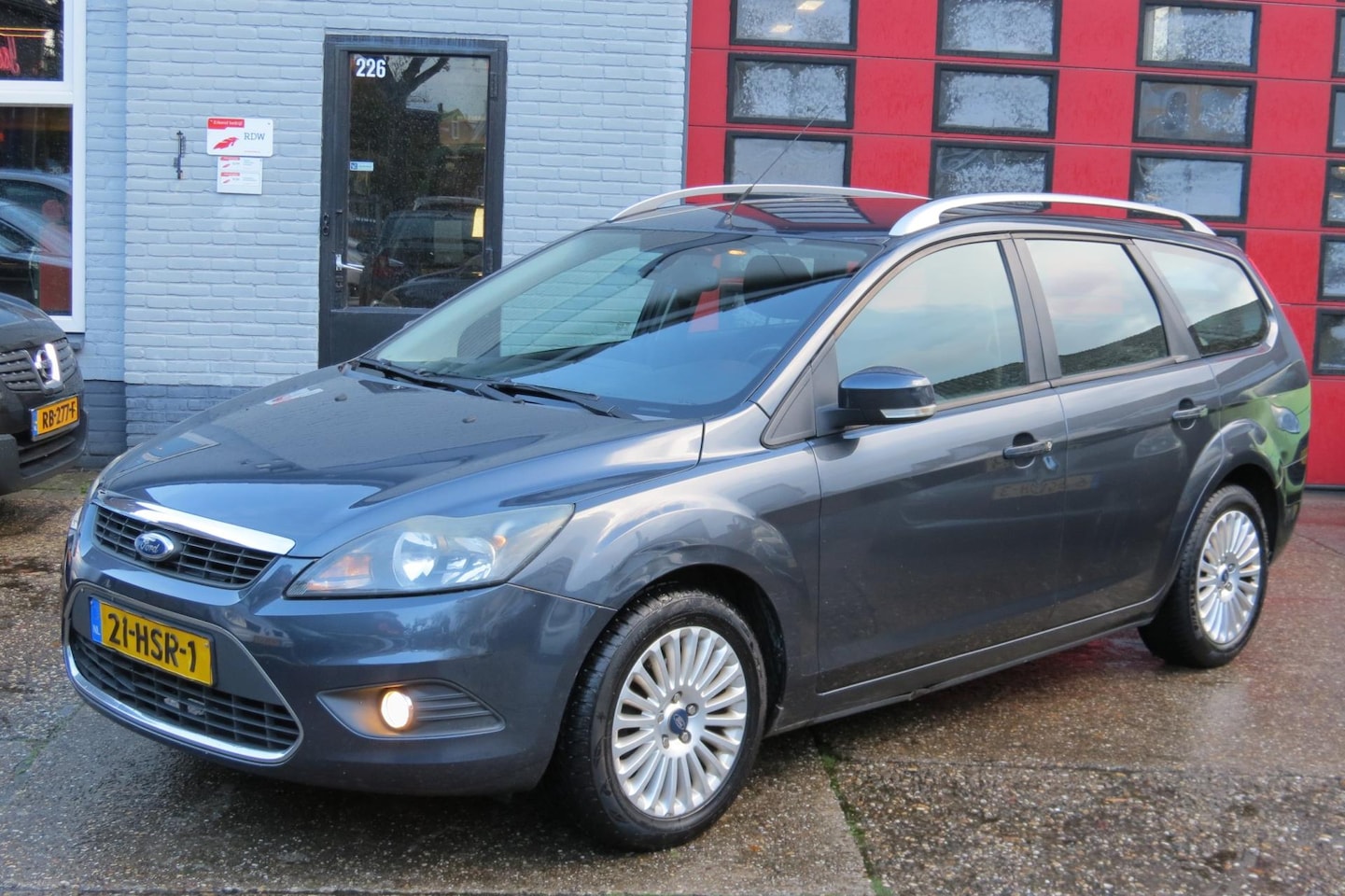Ford Focus Wagon - 1.6 Titanium 1.6 Titanium , Airco , Groot Scherm, NWE APK - AutoWereld.nl
