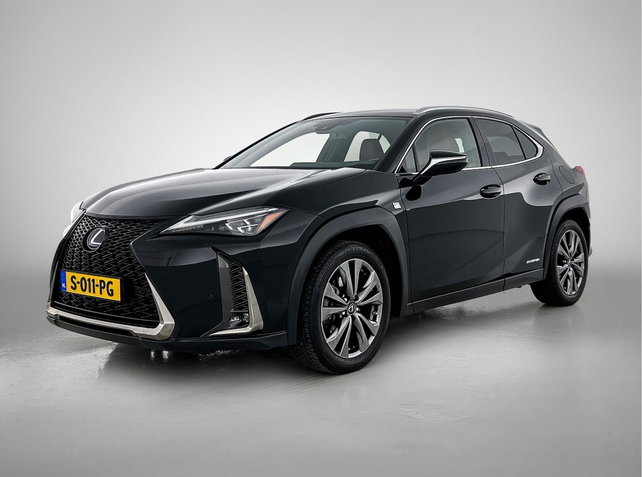 Lexus UX - 250h F Sport Line | Head-up Display | Stoelverwarming | Half Leder/Alcantara | - AutoWereld.nl
