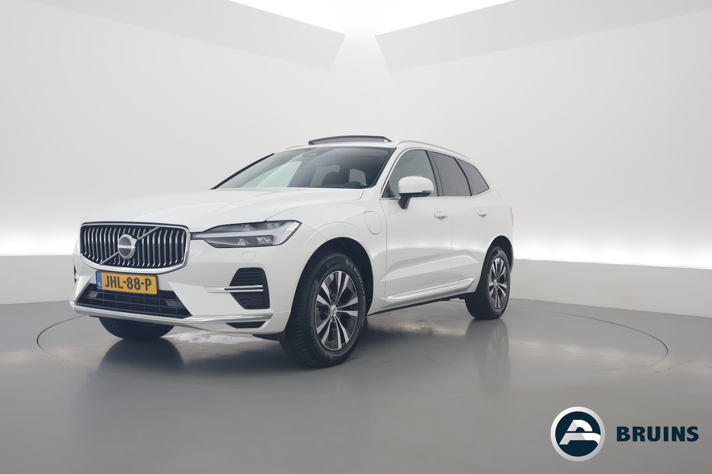 Volvo XC60 - 2.0 T6 Plug-in hybrid AWD Core Bright | Long Range | Pano | ACC | Blis | Stoel + stuurverw - AutoWereld.nl
