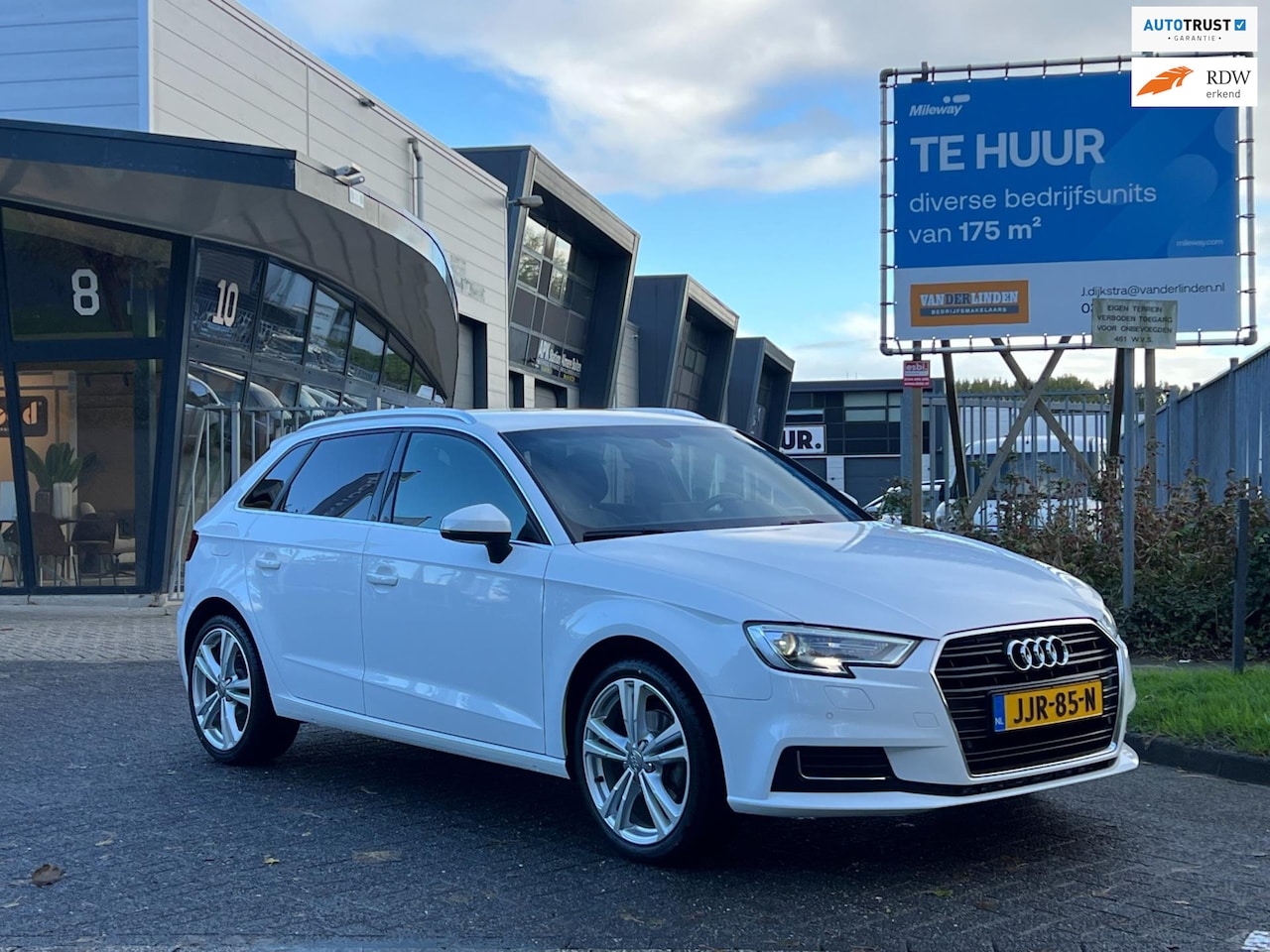 Audi A3 Sportback - 1.0 TFSI DSG-7 Xenon LED TREKHAAK - AutoWereld.nl