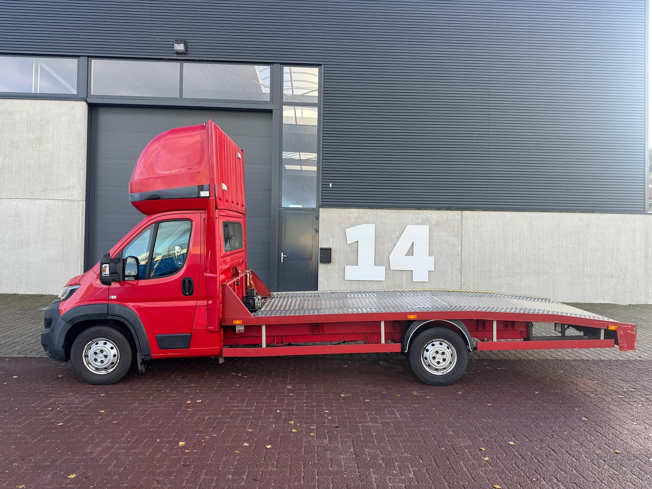 Peugeot Boxer - 435 2.0 BlueHDI L4 SLAAPCABINE AIRCO ELEK PAKKET 3 SITZ - AutoWereld.nl