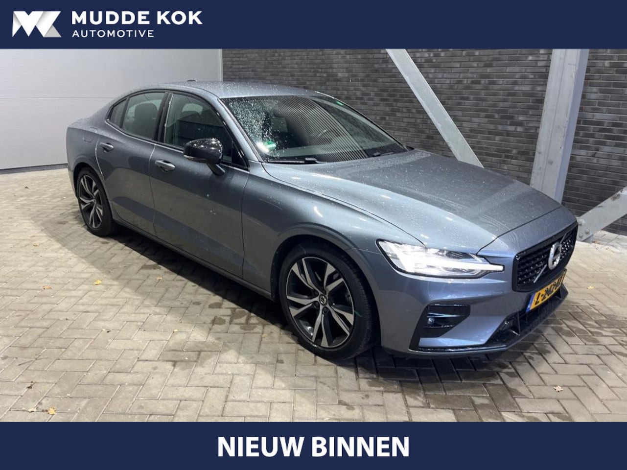 Volvo S60 - B4 R-Design | ACC | Stoel+Stuurverwarming | BLIS | Apple Carplay | Keyless | Voorruitverwa - AutoWereld.nl