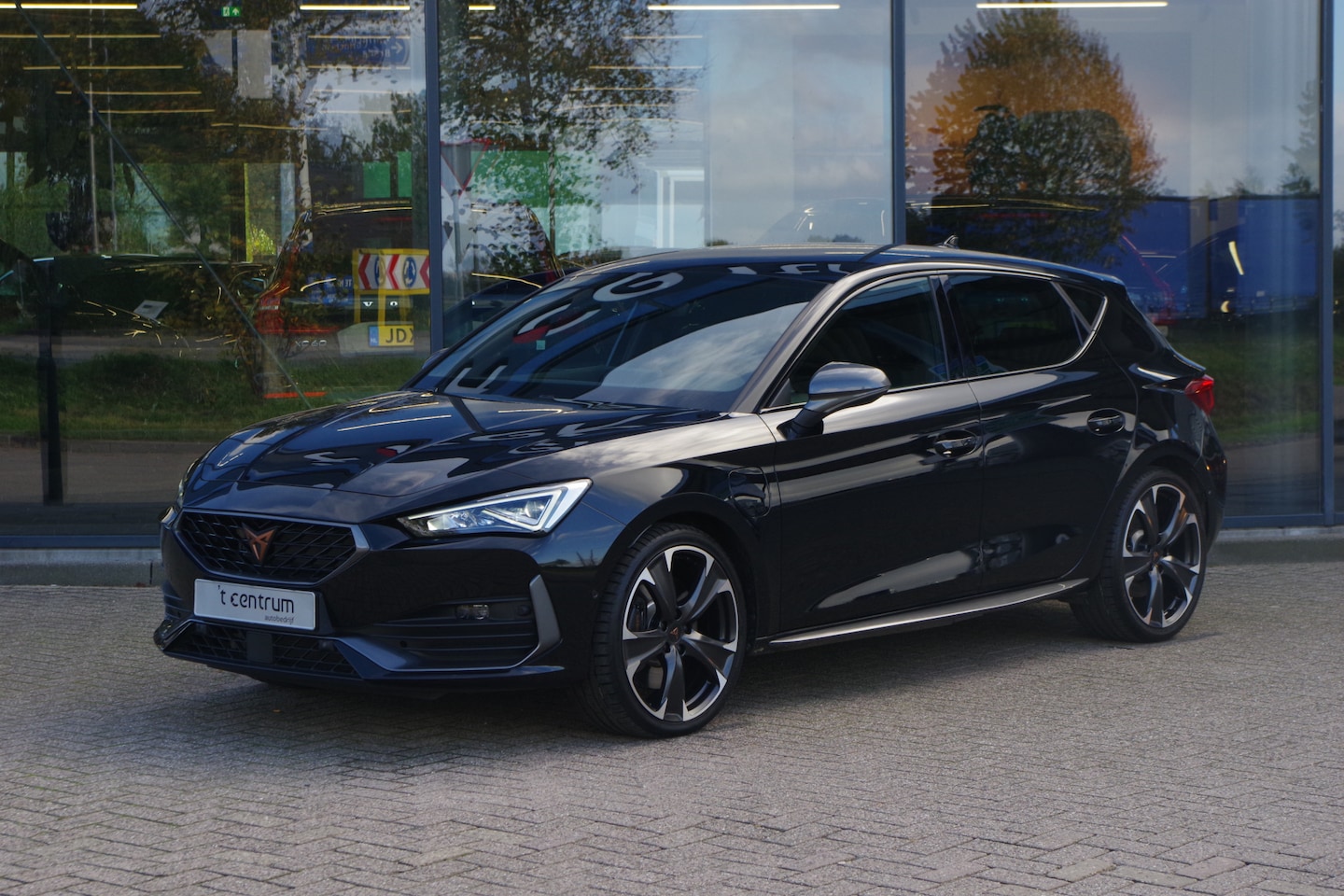 CUPRA Leon - 1.4 e-Hybrid VZ Business, Camera, Adap. Cruise Control, LED - AutoWereld.nl