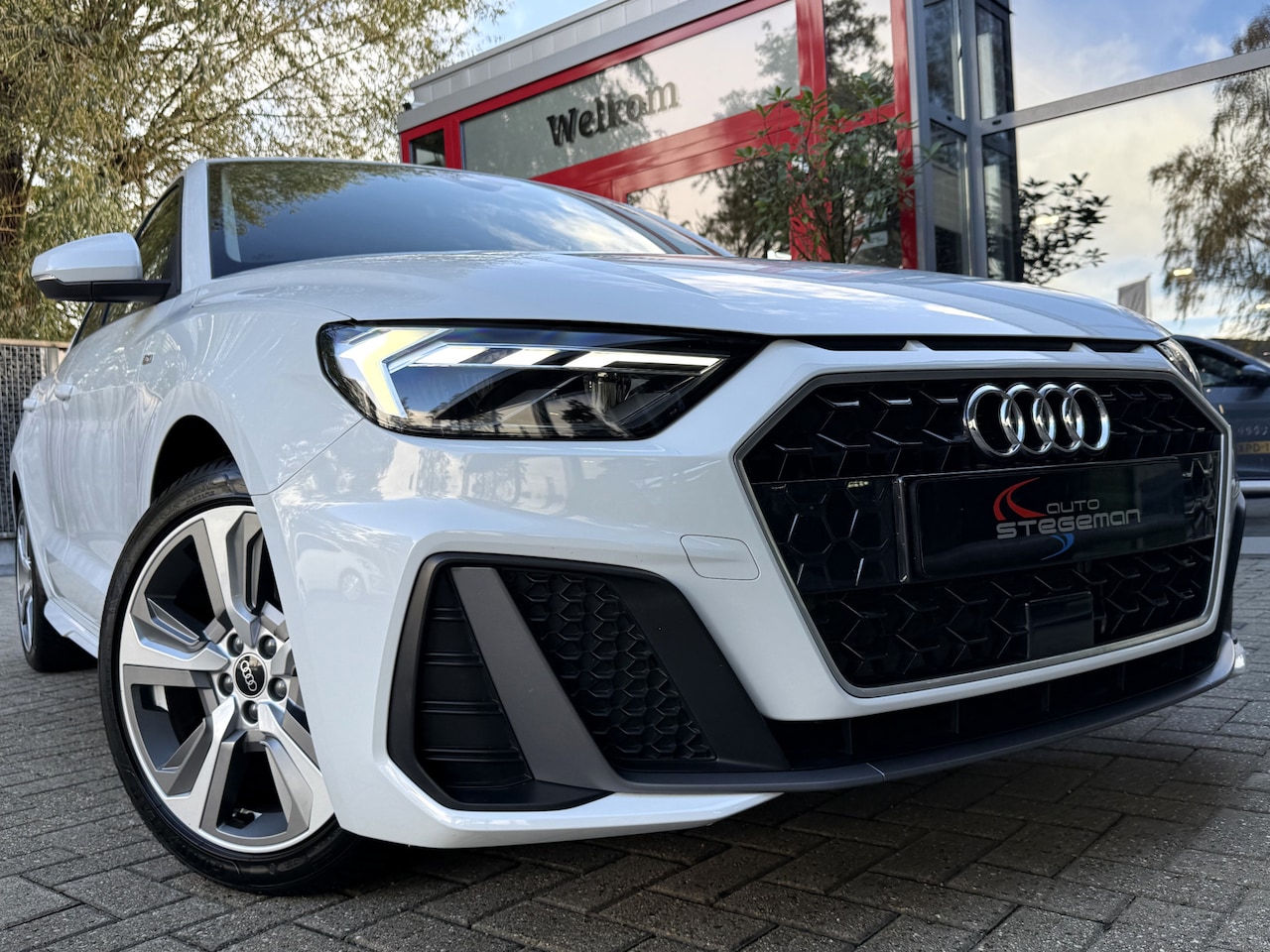 Audi A1 Sportback - 35 TFSI 150PK AUT. *!* S-LINE *!* LED/ 17 INCH/ ECC/ 13 DKM !!/ PRIVACY GLAS *!! - AutoWereld.nl