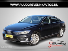 Volkswagen Passat - 1.4 TSI GTE 218 PK DSG AUTOMAAT Highline Navi 1/2Leer Alcantara Stoelverwarming Trekhaak D