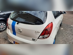 Hyundai i20 - 1.2i i-Deal