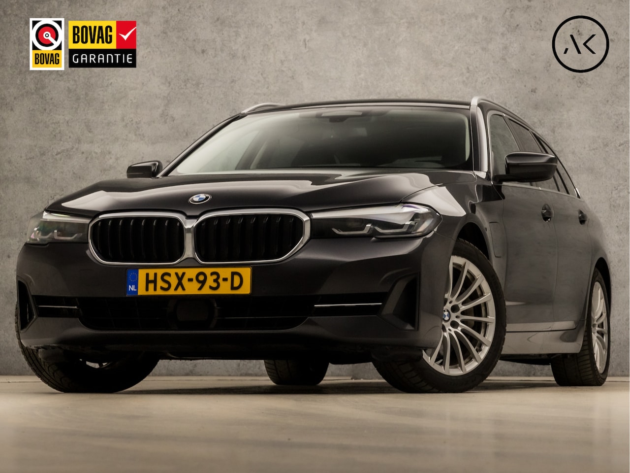 BMW 5-serie Touring - 530e Sportline 293Pk Automaat (APPLE CARPLAY, GROOT NAVI, DEALER ONDERHOUDEN, CAMERA, SFEE - AutoWereld.nl