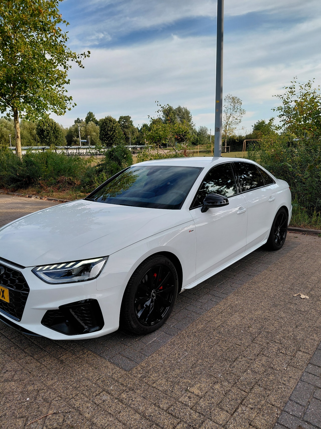 Audi A4 Limousine - 35 TFSI S edition Competition S edition Competion - AutoWereld.nl