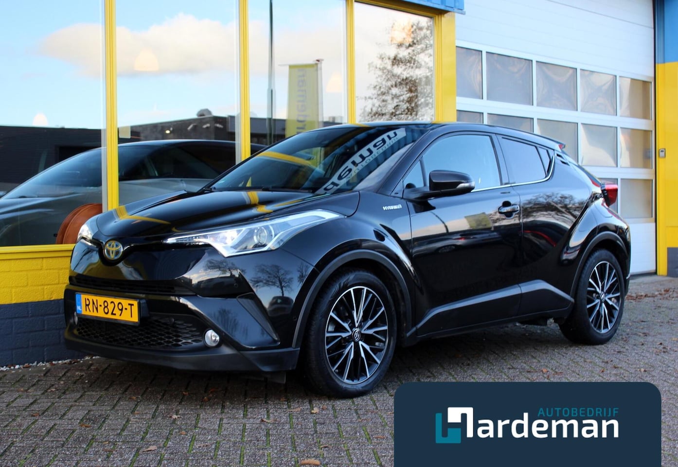 Toyota C-HR - 1.8 Hybrid Executive Navi Trekhaak - AutoWereld.nl