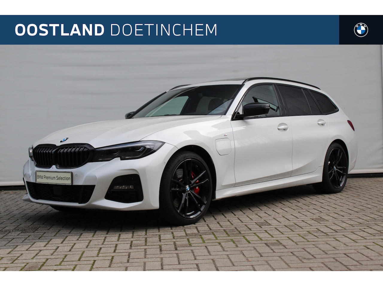 BMW 3-serie Touring - 320e High Executive M Sport Automaat / Panoramadak / Sportstoelen / Achteruitrijcamera / L - AutoWereld.nl