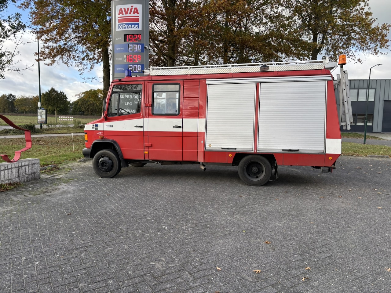 Mercedes-Benz 800-serie - Brandweerwagen Dubbel Cabine,  Perfecte staat, 35768 km (occasion) - AutoWereld.nl