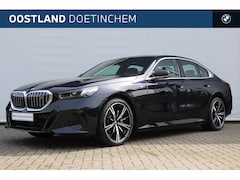 BMW i5 - eDrive40 M Sport / Panoramadak / Trekhaak / Adaptieve LED / Parking Assistant Professional
