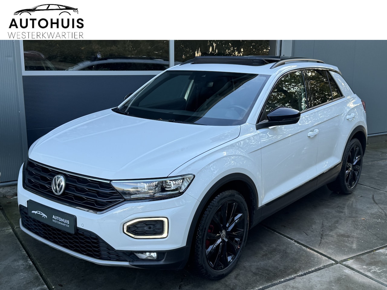Volkswagen T-Roc - 1.5 TSI 150pk DSG Sport Business Panorama Virtual Cockpit Navigatie Stoelverwarming Camera - AutoWereld.nl