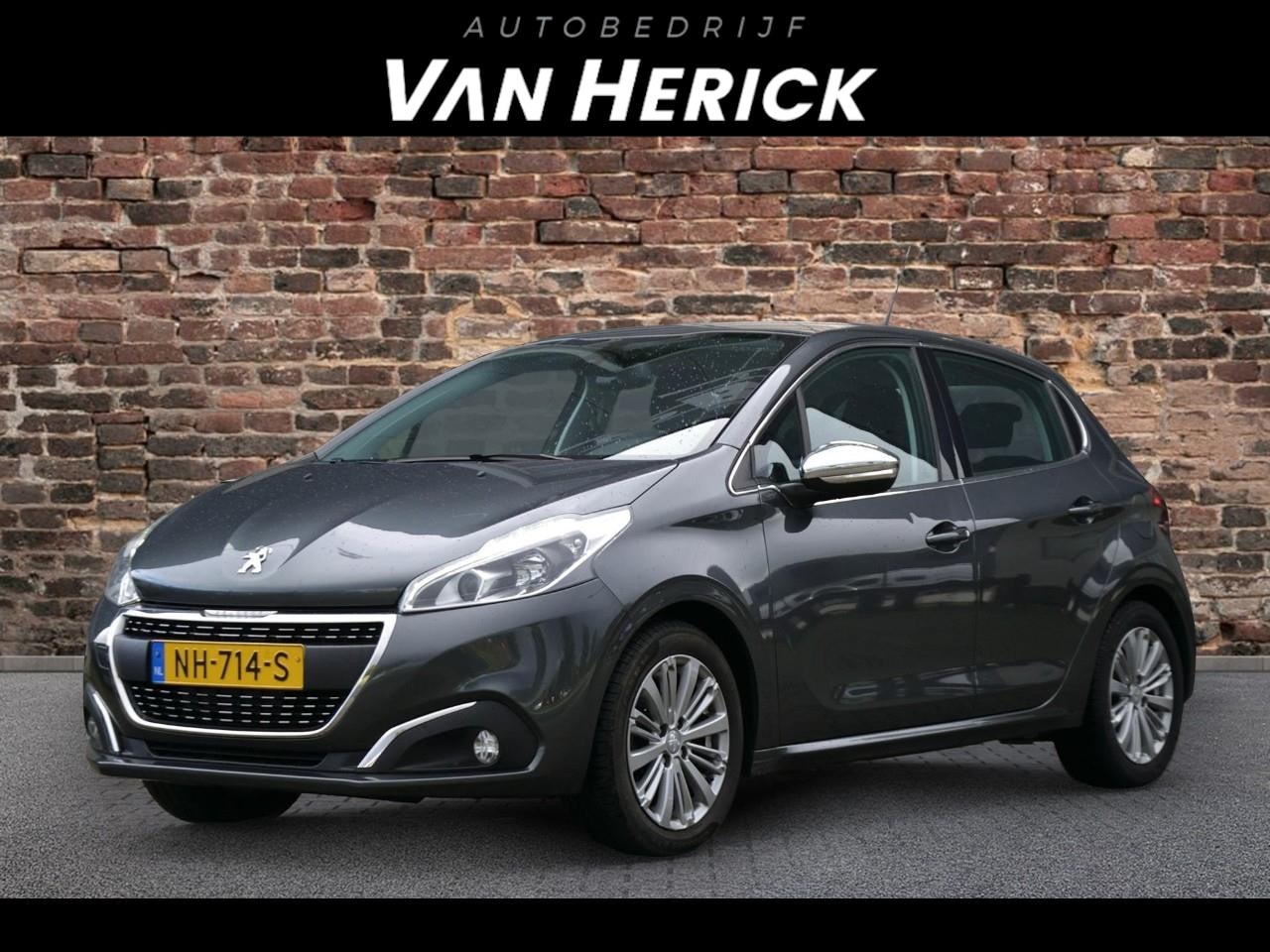 Peugeot 208 - 1.2 PureTech Allure | Carplay | Clima | Navi - AutoWereld.nl