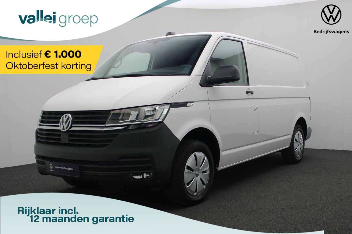 Volkswagen Transporter - 2.0 TDI 110 pk L1H1 28 Comfortline | Trekhaak | 3-Zits | Parkeersensoren achter | Apple Ca - AutoWereld.nl