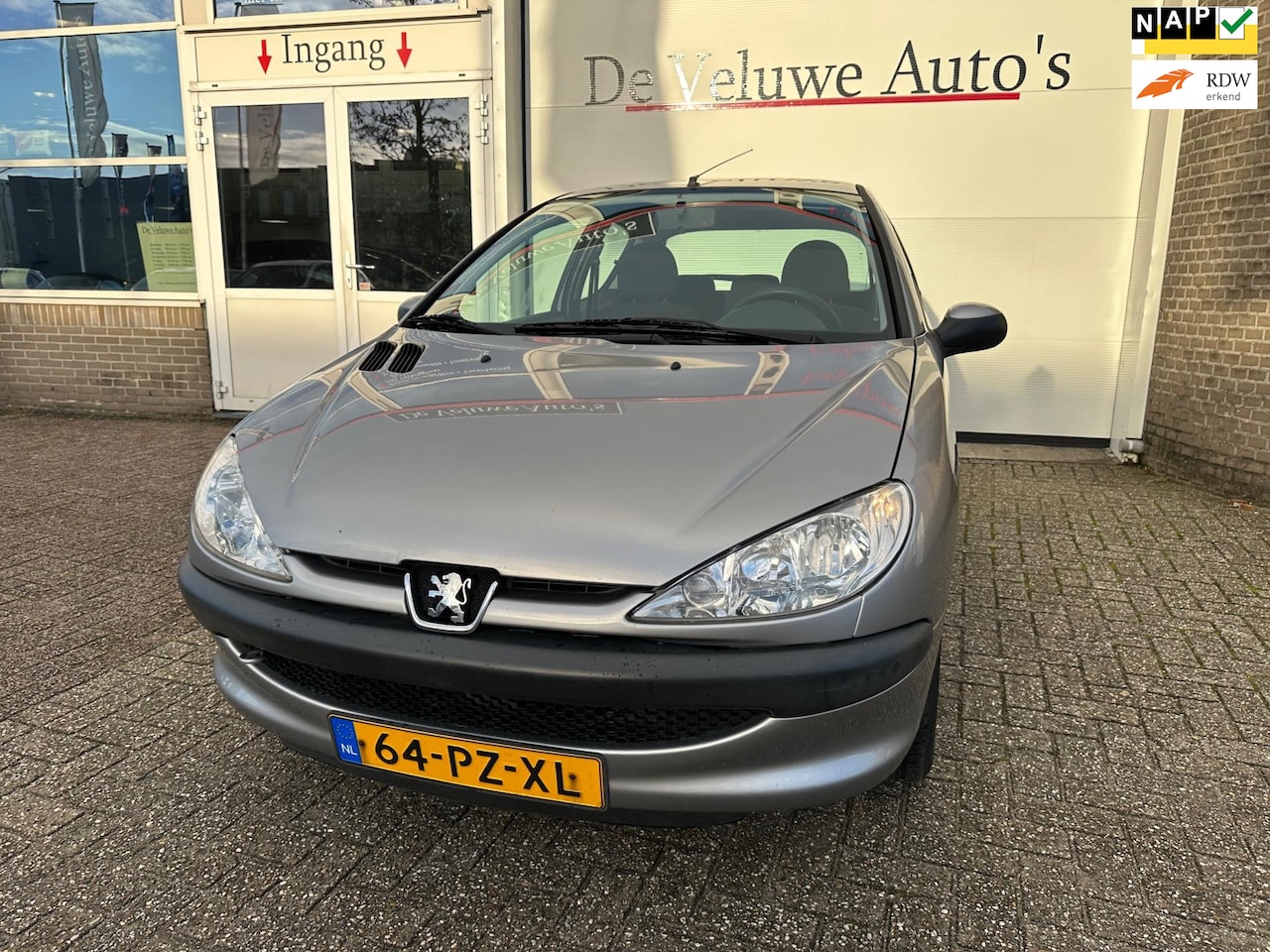 Peugeot 206 - 1.4 X-line | Trekhaak | Automaat | Radio | - AutoWereld.nl