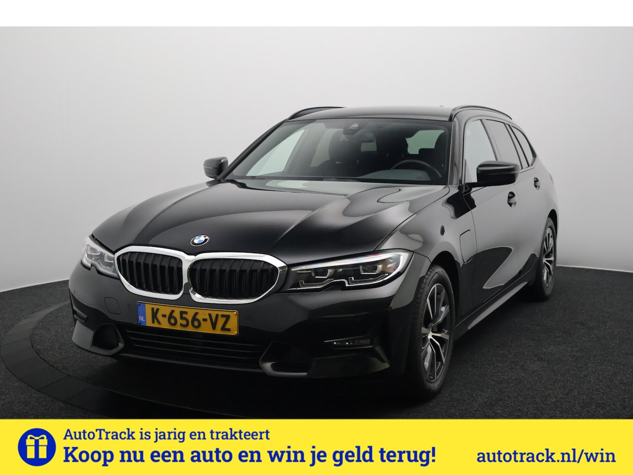 BMW 3-serie Touring - 330e High Executive | Leer | DAB | Sportstoelen | Navigatie - AutoWereld.nl