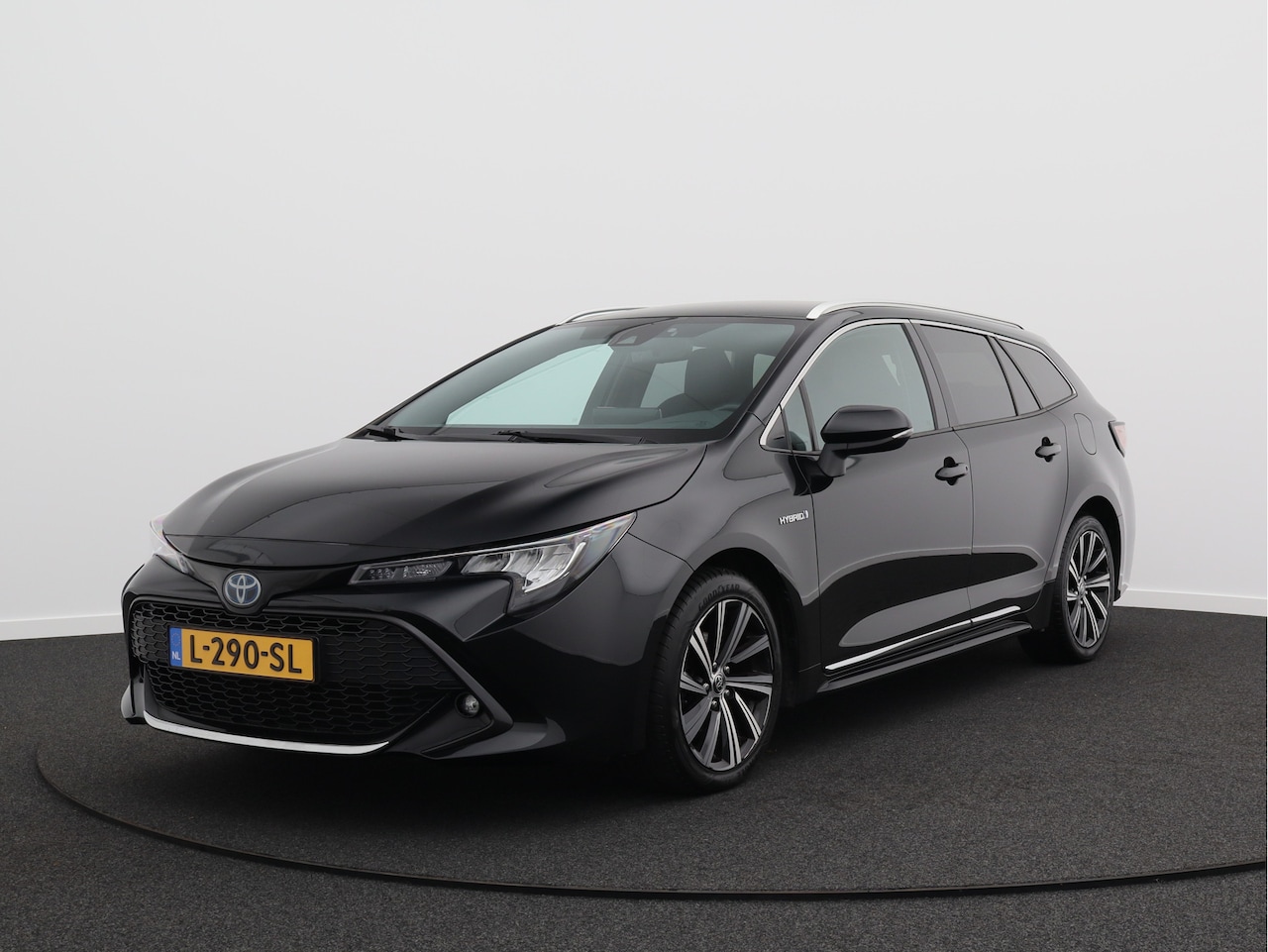 Toyota Corolla Touring Sports - 1.8 Hybrid Business Plus/ trekhaak/ zeer mooi! - AutoWereld.nl