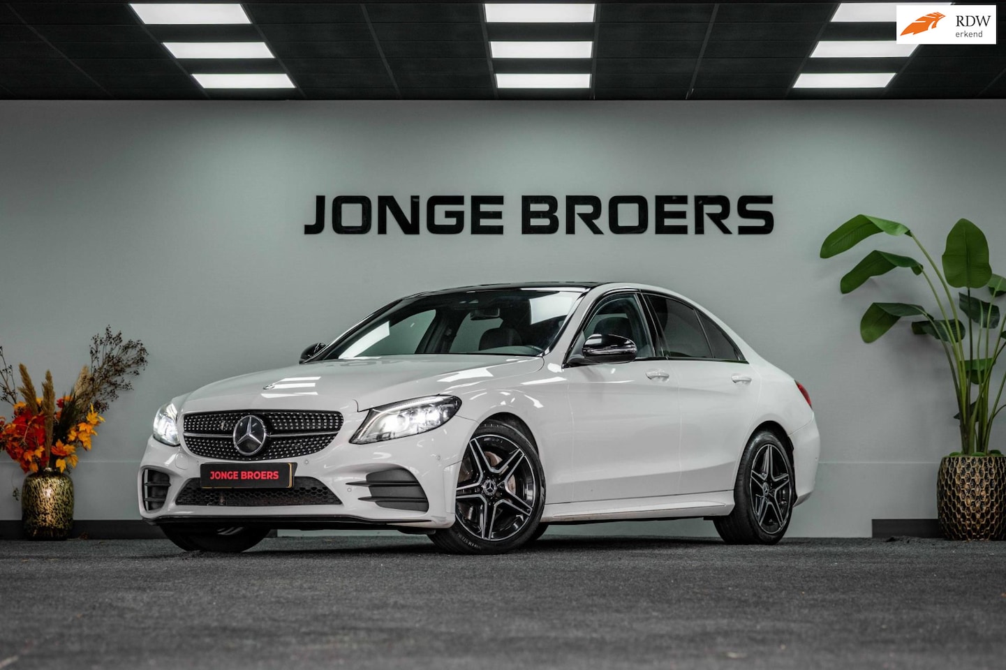 Mercedes-Benz C-klasse - 180 Business Solution AMG | Panoramadak - AutoWereld.nl