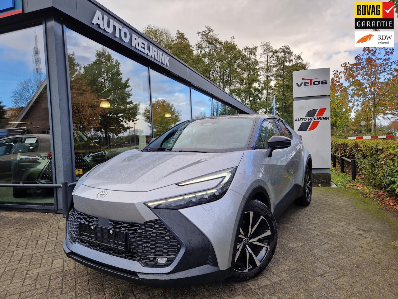 Toyota C-HR - 1.8 Hybrid 140 STYLE/ELECTR A-KLEP/DODE HOEK/PARK SENS V+A/STOEL-EN STUURWIELVERWARMING - AutoWereld.nl