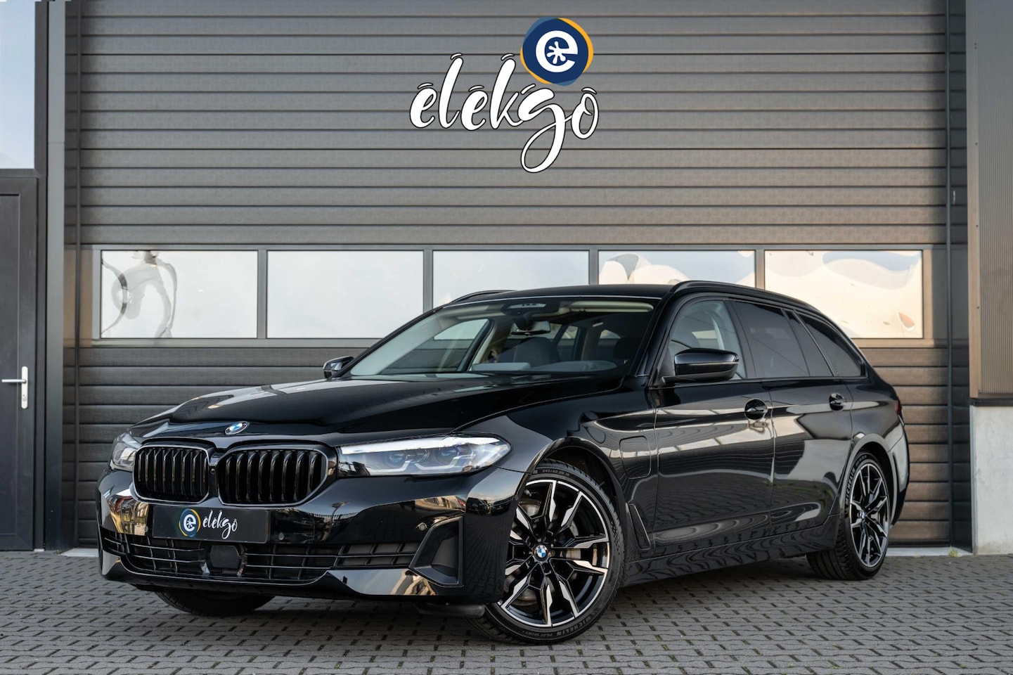 BMW 5-serie Touring - 530e Business Edition Plus 292 PK|HEAD-UP|BTW|TREKHAAK|STOEL VEWARMING| - AutoWereld.nl