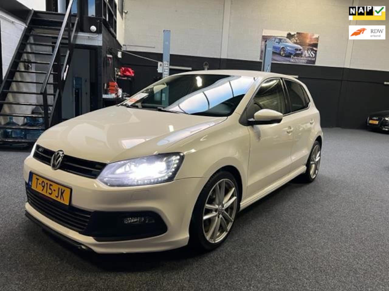 Volkswagen Polo - 1.2 TSI Highline/ R Line/Navi/PDC/LED - AutoWereld.nl