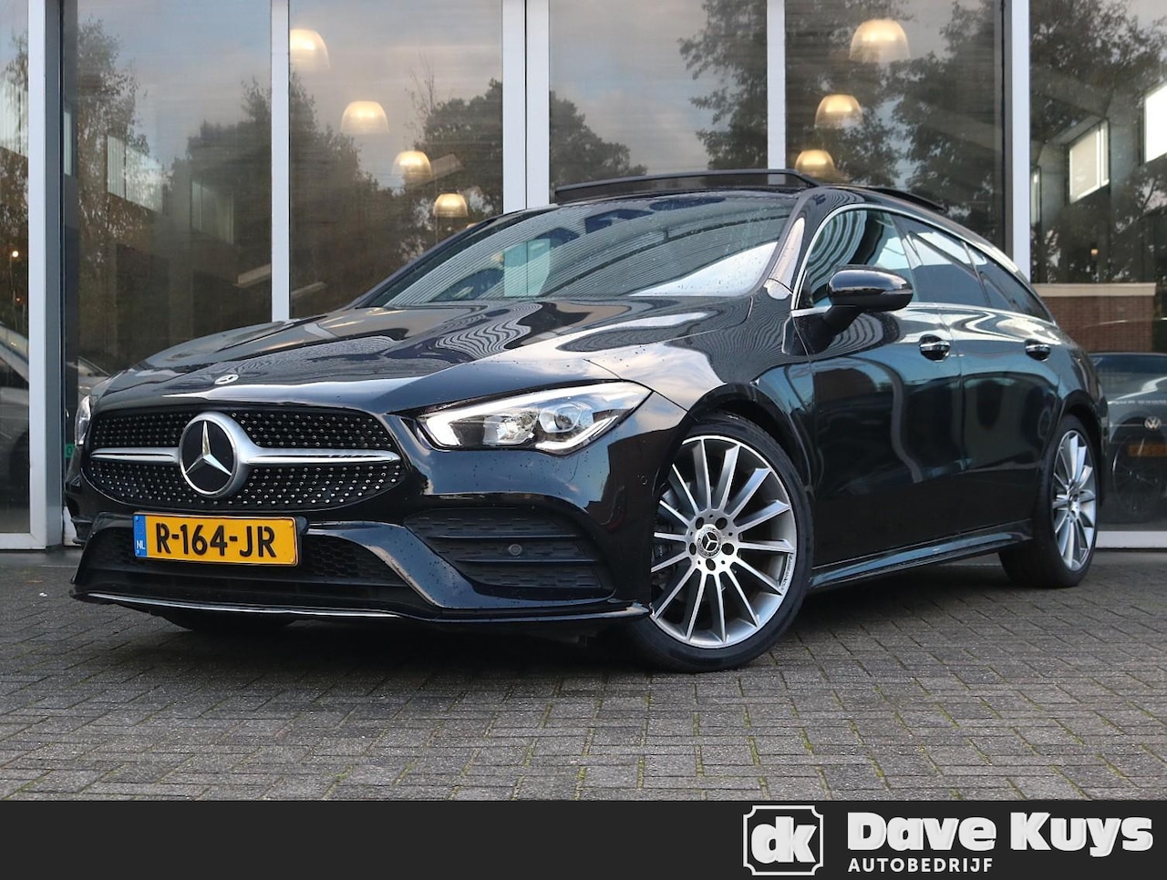 Mercedes-Benz CLA-klasse Shooting Brake - 180 AMG Line | Panoramadak | Sfeerverlichting - AutoWereld.nl