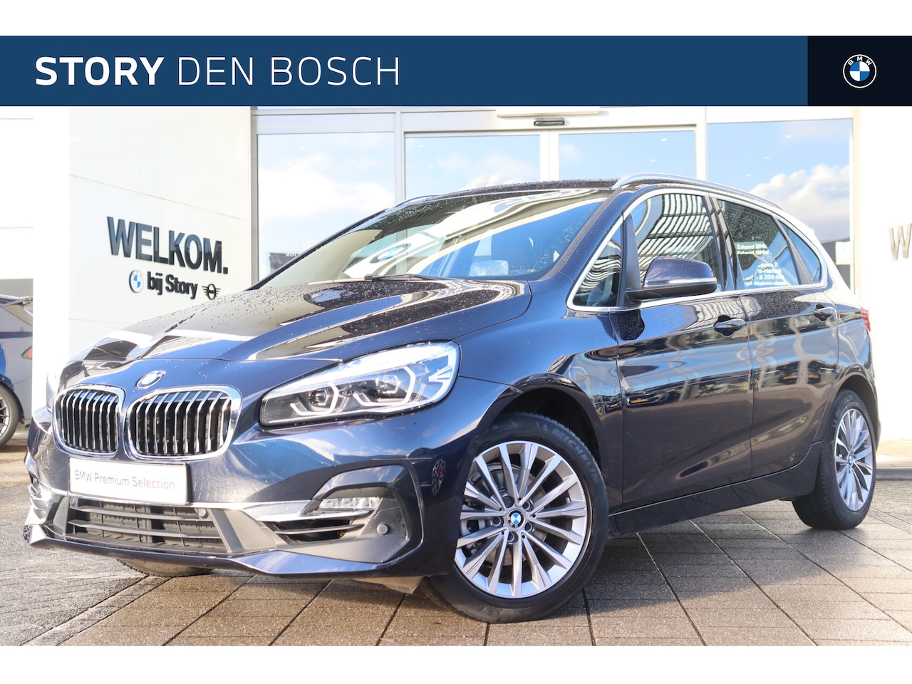 BMW 2-serie Active Tourer - 218i High Executive Luxury Line Automaat / Panoramadak / Trekhaak / Sportstoelen / Achteru - AutoWereld.nl