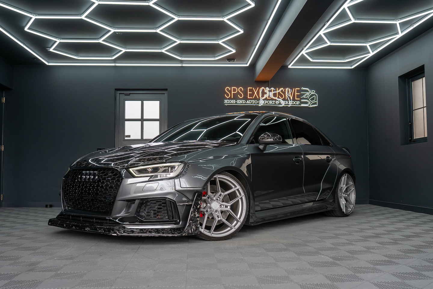 Audi A3 Limousine - 2.5 TFSI RS 3 quattro Widebody / TTE700 / Full PPF / B&O / Pano / IPE Titanium uitlaat / V - AutoWereld.nl