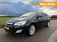 Opel Astra - 1.4 COSMO / STUURWIELVERWARMING / CRUISE