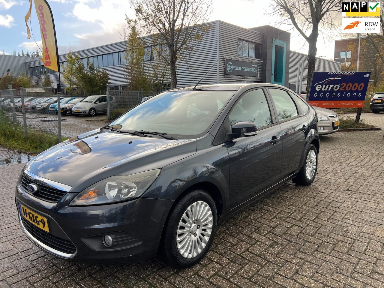 Ford Focus - 1.6 Titanium - AIRCO - NIEUWE APK - TREKHAAK ! - AutoWereld.nl