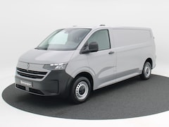Volkswagen e-Transporter - Bedrijfswagens L2 64kWh 218 pk | Trekhaak | Achterdeuren | Bijrijdersbank |