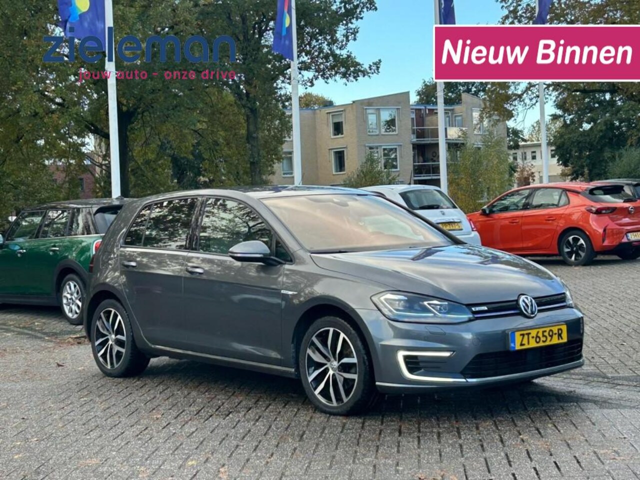 Volkswagen Golf - e-Golf - Carplay, Camera, Leer, Stoelverw. - AutoWereld.nl