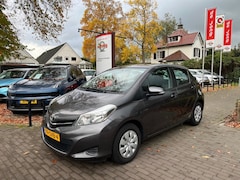 Toyota Yaris - 1.0 VVT-I ASPIRATION / AIRCO / CAMERA / BLUETOOTH / METALLIC