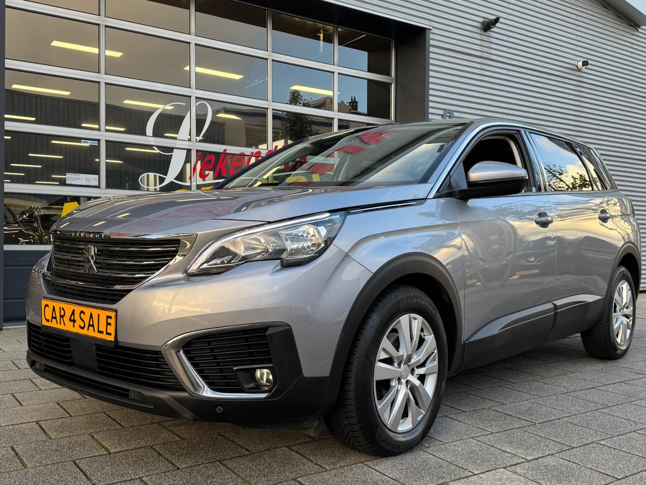 Peugeot 5008 - 1.2 PureTech Active Pack - Navigatie/Apple CarPlay I Airco I LED I PDC I Sport velgen I-De - AutoWereld.nl