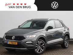 Volkswagen T-Roc - 1.5 TSI Style | Trekhaak | Panoramadak | Stoelverwarming | Navigatie | Adaptive Cruise | P