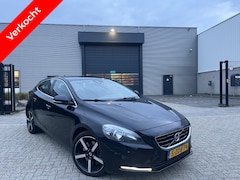 Volvo V40 - 2.0 D4 NAVI/CLIMA R-DESIGN 2014