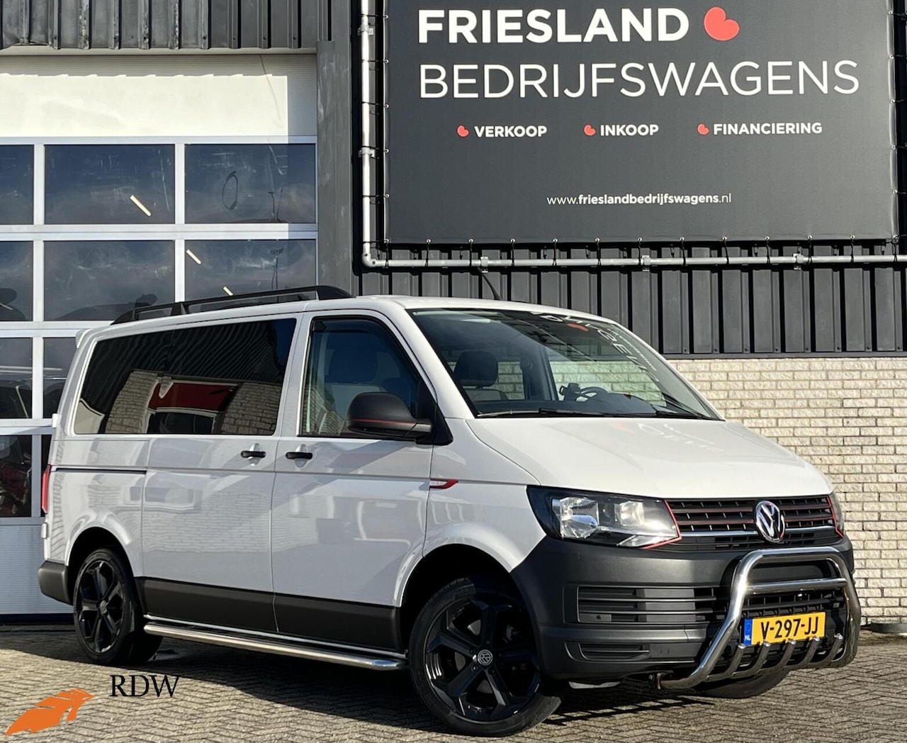 Volkswagen Transporter - 2.0 TDI Dubbele Cabine Trekhaak/Carplay/Camera/Cruise/Navi/Bluetooth - AutoWereld.nl