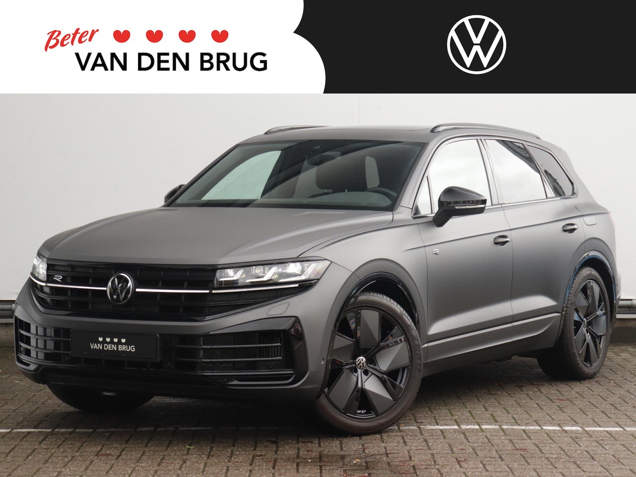 Volkswagen Touareg - 3.0 TSi eHybrid 4MOTION R | Luchtvering | Panoramadak | Matrix LED | Achteruitrijcamera | - AutoWereld.nl