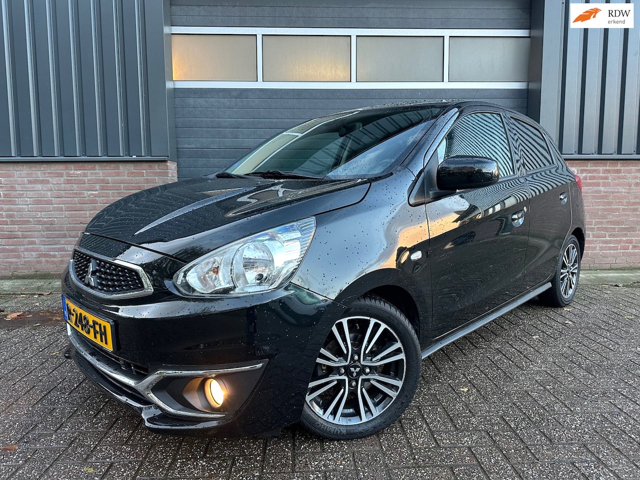 Mitsubishi Space Star - 1.2 80 PK Life / Zeer Luxe / Cruisecontrol / All-season banden - AutoWereld.nl