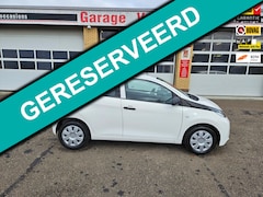 Toyota Aygo - 1.0 VVT-i x-fun Airco Bluetooth 5drs