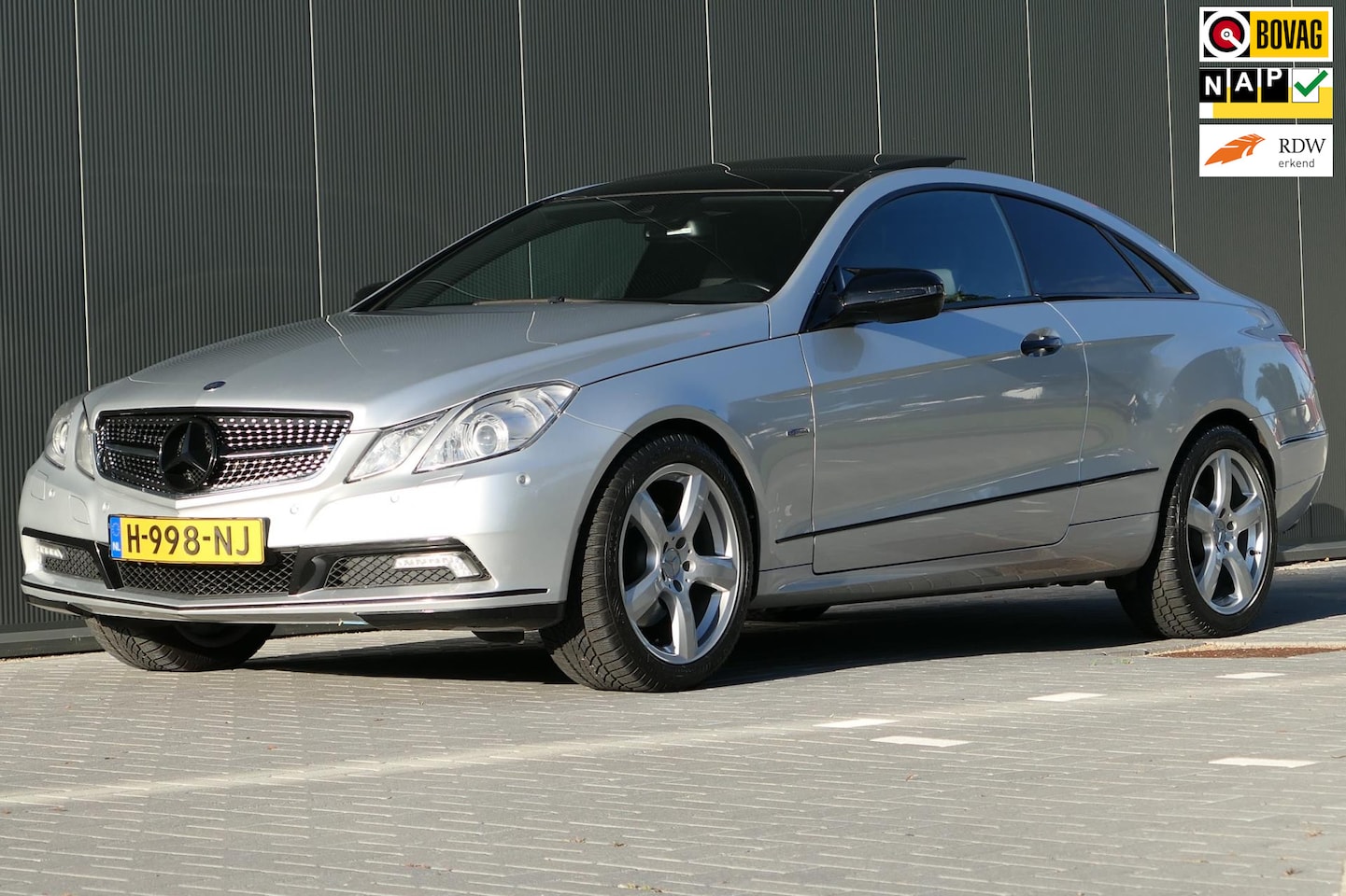 Mercedes-Benz E-klasse Coupé - 350 CGI Elegance 292pk V6 Navi Panodak Sportuitlaat Youngtimer - AutoWereld.nl