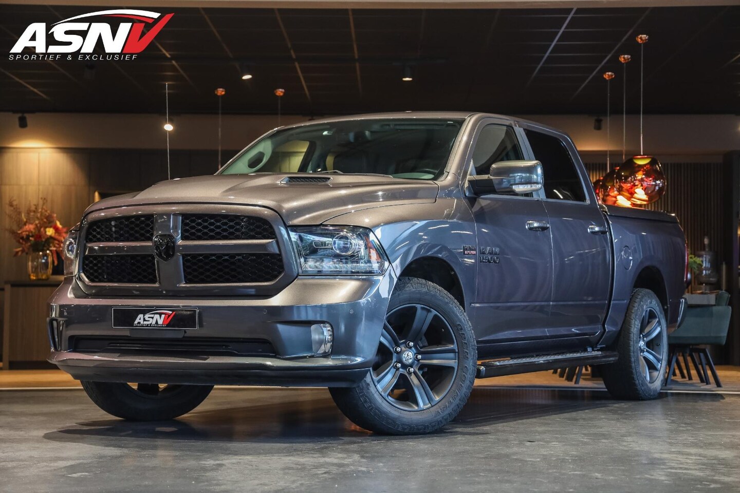 Dodge Ram 1500 - Sport 5.7 V8 CrewCab, 401 PK, 200L/LPG/G3, Schuif/-Kanteldak, Alpine/Geluid, Verwarming/Ko - AutoWereld.nl