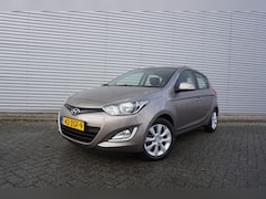 Hyundai i20 - 1.2i i-Vision Airco / Carplay / Cruise / Lm velgen / Trekhaak / NAP