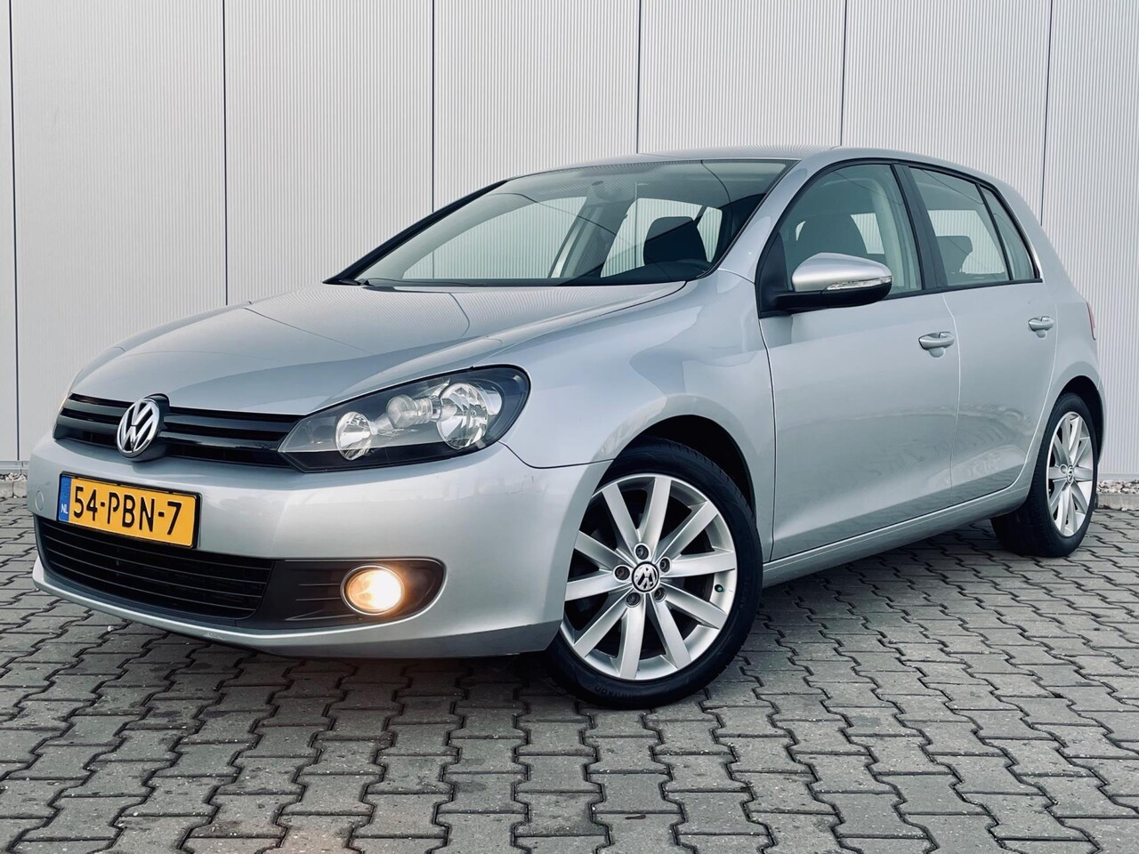 Volkswagen Golf - 1.2 TSI Trendline BlueMotion 1.2 TSI Trendline BlueMotion - AutoWereld.nl