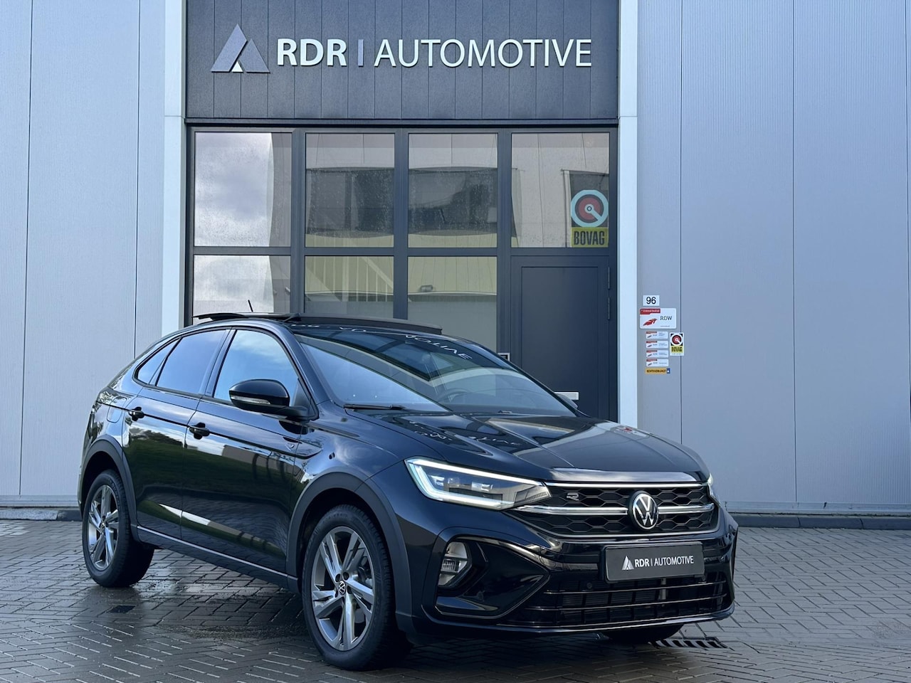 Volkswagen Taigo - 1.5 TSI / R Line / Pano - AutoWereld.nl