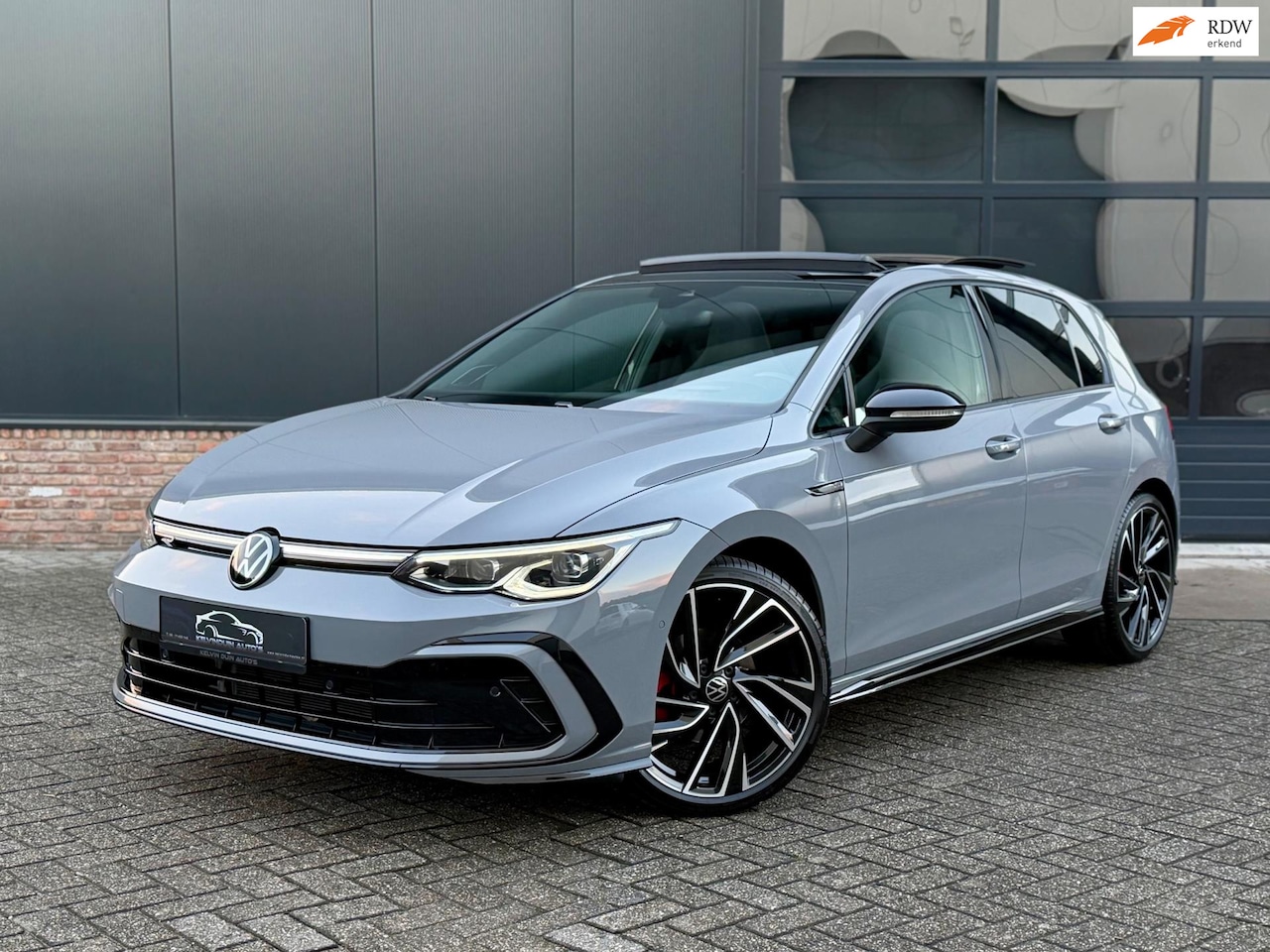 Volkswagen Golf - 1.5 eTSI R-Line Vol Opties Pano/IQLight/Garantie/sfeer - AutoWereld.nl